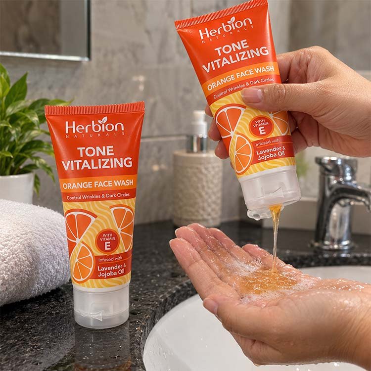 Herbion Naturals Tone Vitalizing Orange Face Wash - Image 5